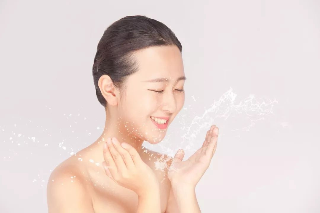 引起皮膚干燥的原因有哪些及解決方法！